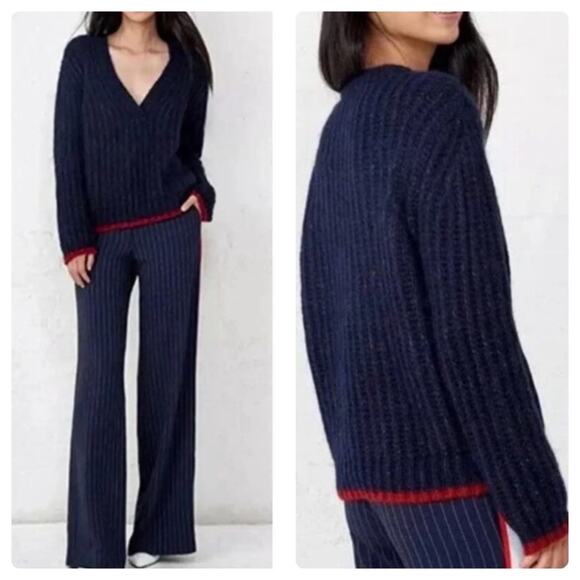 La Ligne Fuzzy Wuzzy V Neck Sweater Navy - Picture 1 of 16